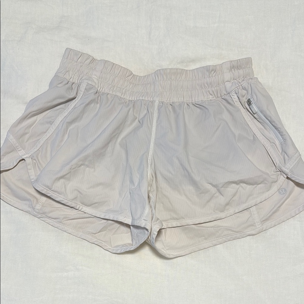 Lululemon white hotty hot shorts - 4" inseam